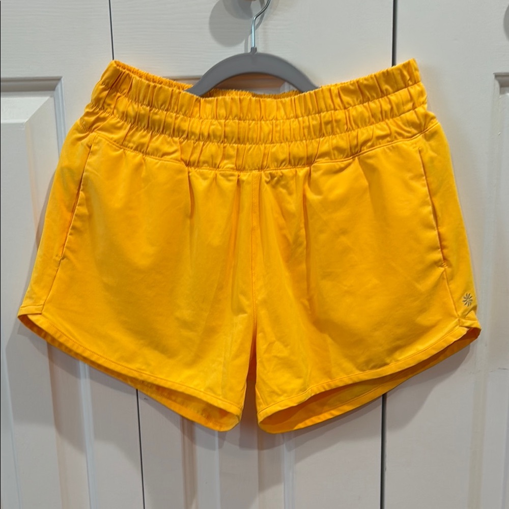 Athleta Girl! DISCONTINUED all star 2.5” shorts!! Size XXL/16. FITS ADULT MEDIUM